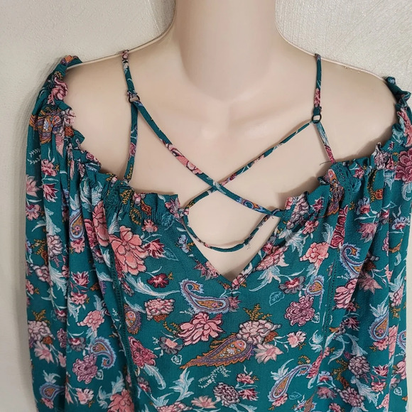 Xhilaration Green Floral Off The Shoulder Boho Blouse Top Size Women's Medium - Picture 3 of 9